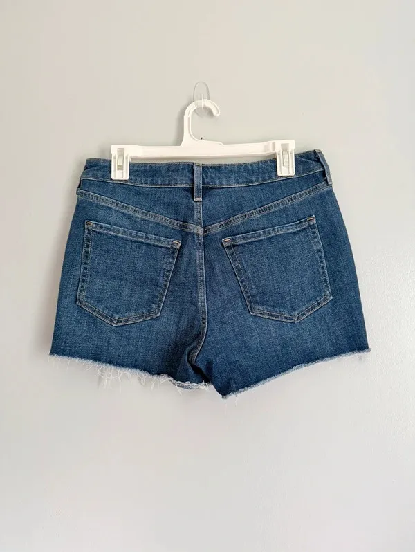 Old Navy OG Straight High Rise Denim Shorts Size 8 - Image 3