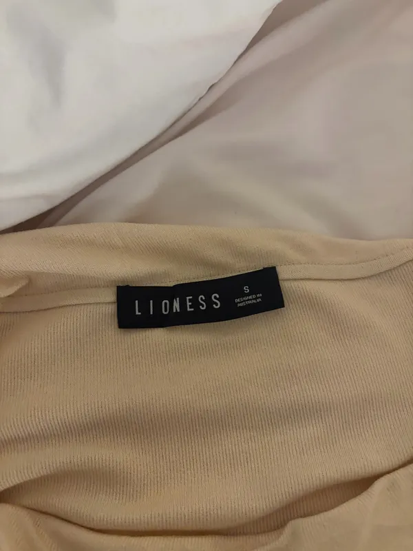 Lioness dress revolve - Image 2