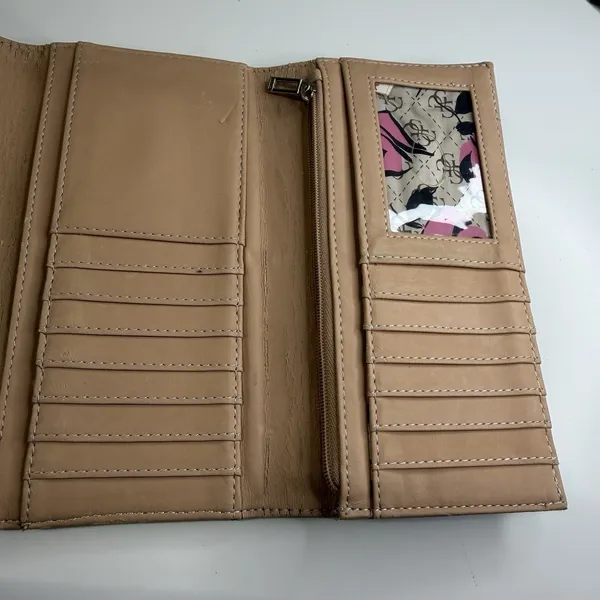 GUESS women's accessory wallet from the brand‎ - Image 6