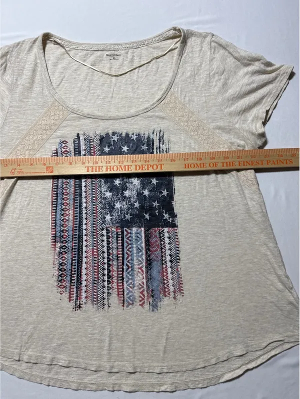 Rufflewn XL Beige Graphic Tee with Artsy American Flag - Image 4