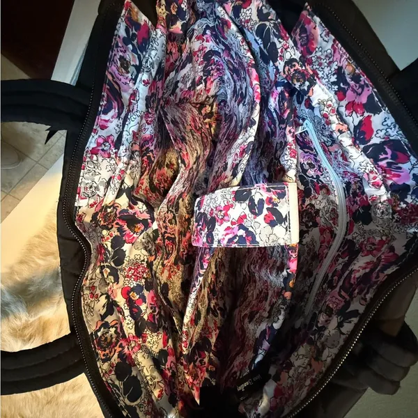 Vera Bradley Large Quilted Black Tote Bag - Image 11
