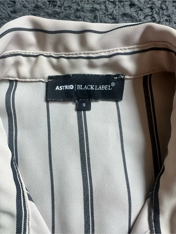 Astrid Black Label Cream and Black Stripped Jumpsuit Size Small - Image 5