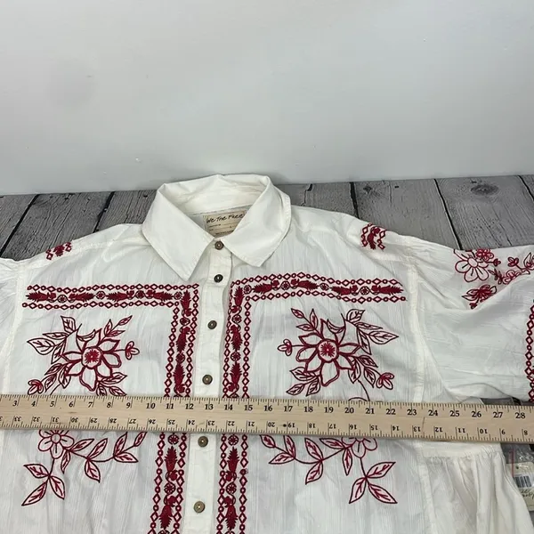 We the Free  Spring Refresh Top In White Embroidered size Large - Image 15