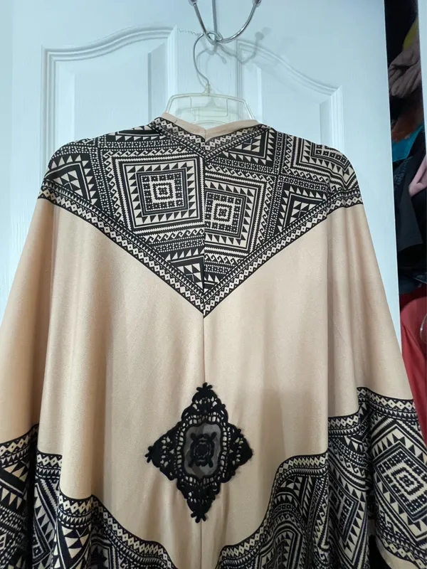 Geometric Patterned Shawl With Tassels  - Image 8