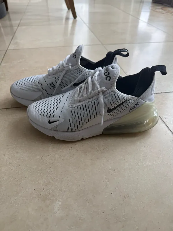 Woman’s Nike Airmaxs 270 - Image 2