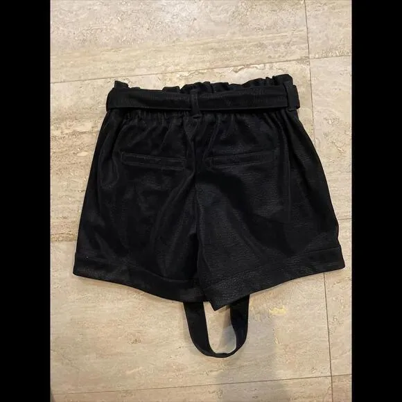 Express‎ Shortie Extreme High Rise Faux Leather Shorts size 2 W/ Belt - Image 4