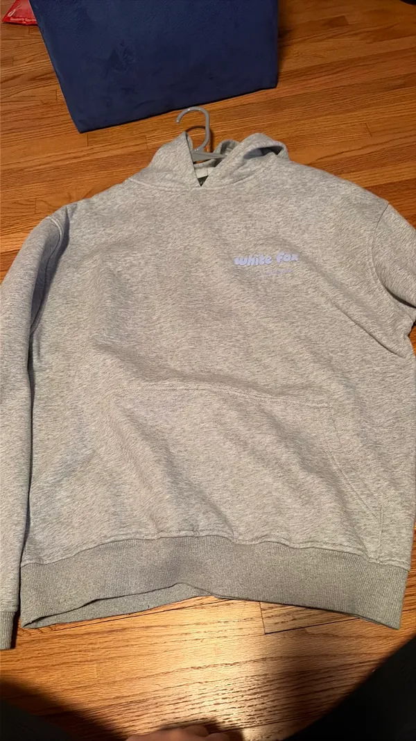 white fox lounge essentials sweat shirt - Image 3
