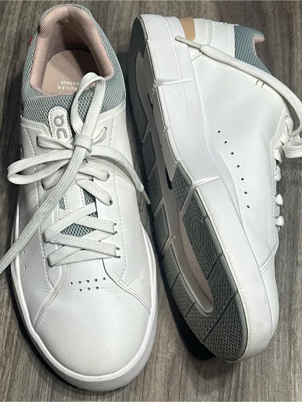On Running Women's White Sneakers with Light Pink Lining Size 9.5 - Image 5