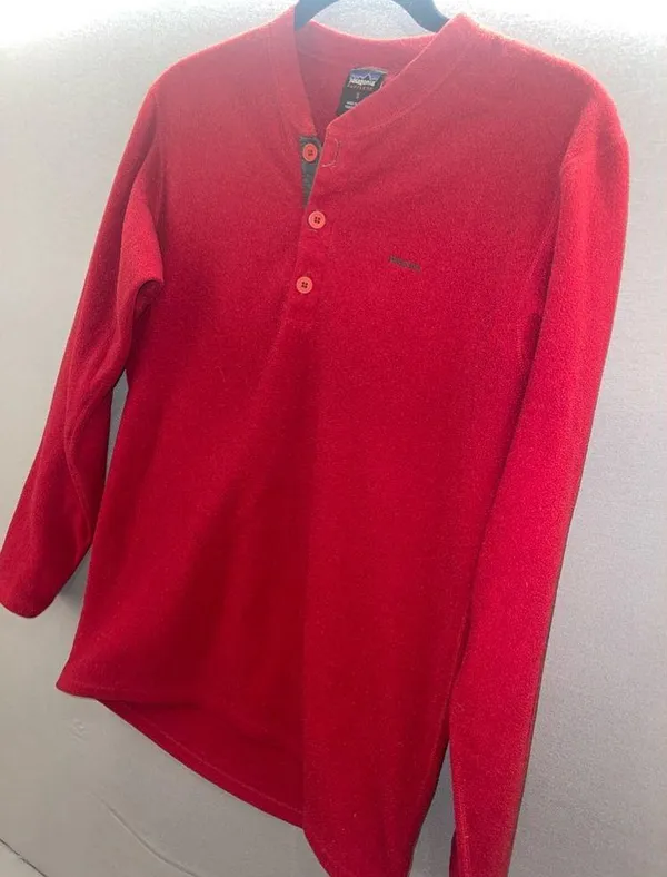 Patagonia thermal button fleece material size small - Image 2