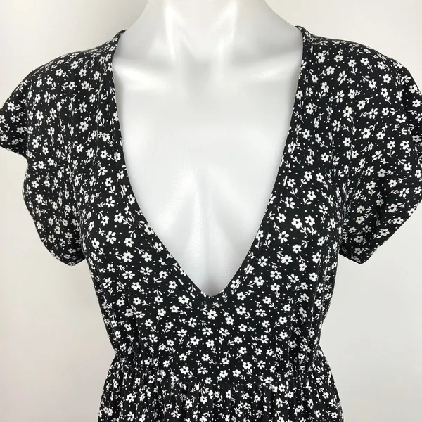 Urban Outfitters Julia Ruffle Black Floral Flutter Sleeve Tiered Mini Dress Sz S - Image 6
