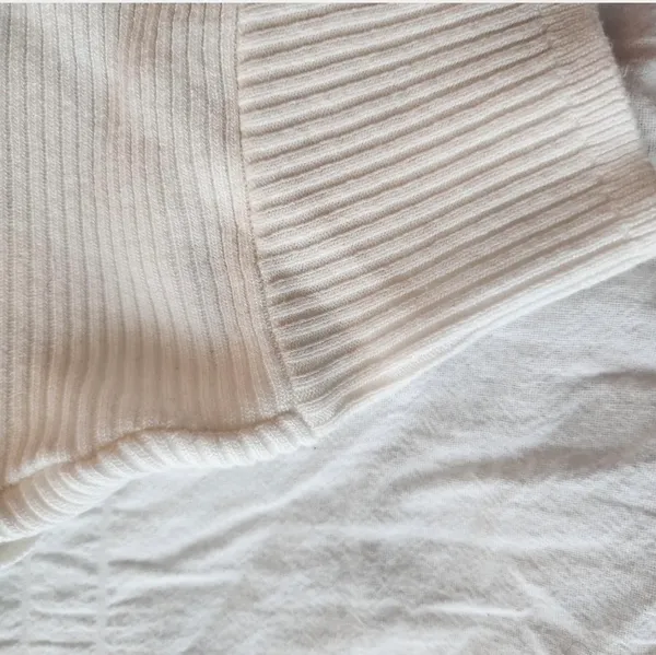 White Collared Shirt Size M - Image 3
