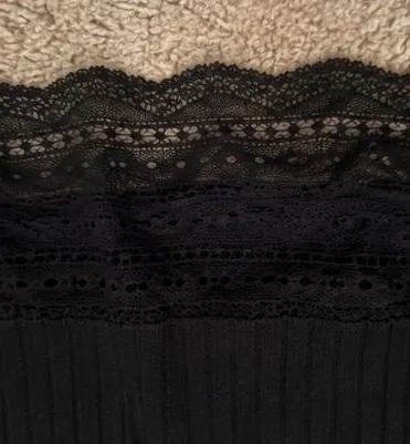 Black Laced Long sleeve Size M - Image 3
