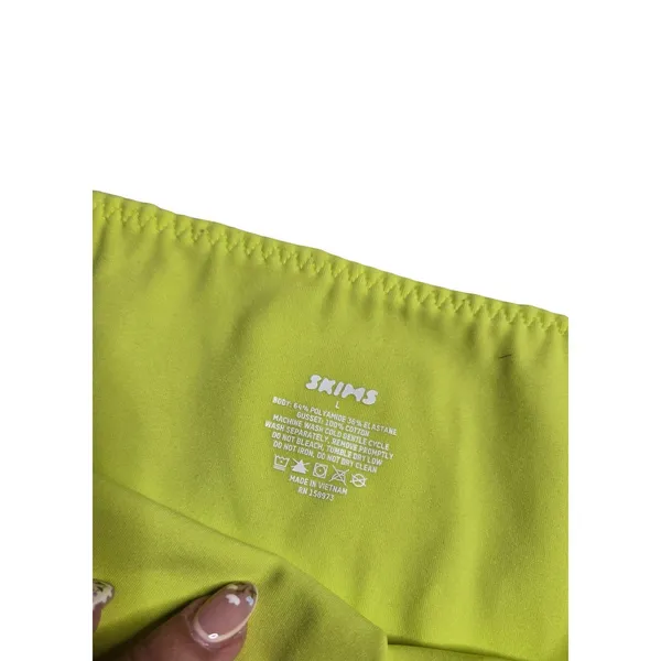 Skims Fits Everybody Neon‎ Yellow High Waist Biker Short Size: L - Image 3