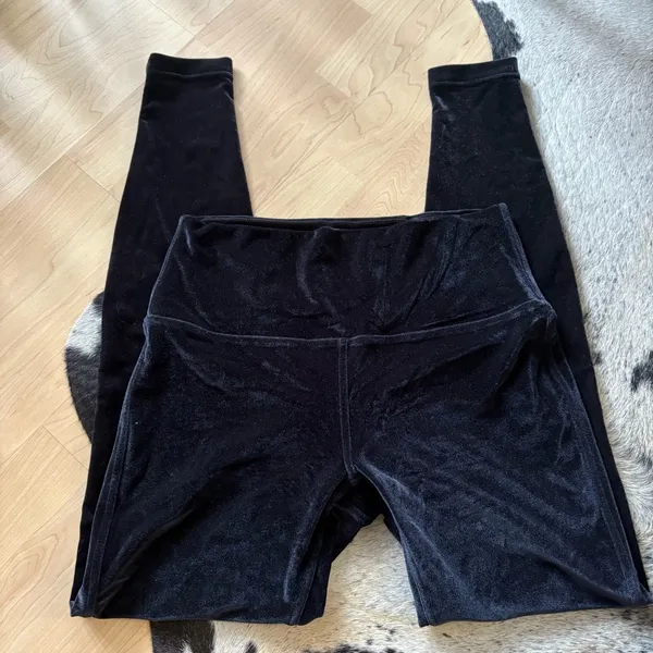 LULULEMON Black Velvet Wunder Lounge‎ HR Tight Velour Size 10 - Image 3