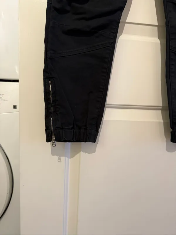 Frame Denim Charcoal High-Rise Cargo Joggers - Image 4