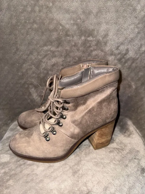 Kensie Atlanta Lace-Up Block Heel Ankle Boots - Image 3