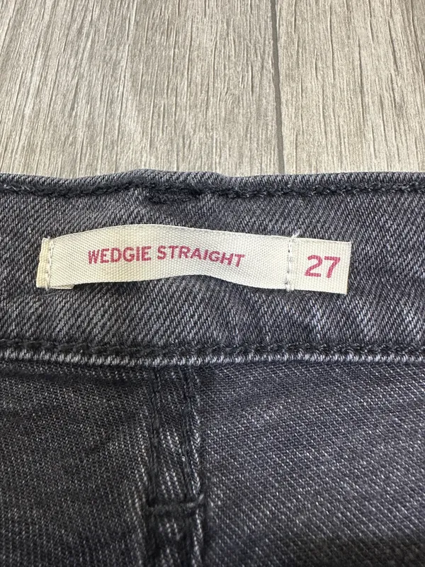 Levi’s Wedgie Straight Charcoal Distressed Jeans Size 27 - Image 6