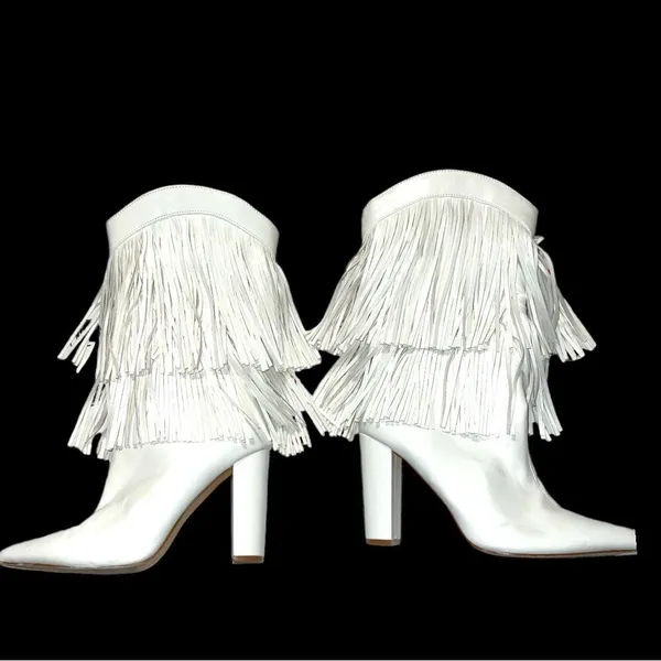 White super cute urban cowgirl style double fringed heeled boots! - Image 2