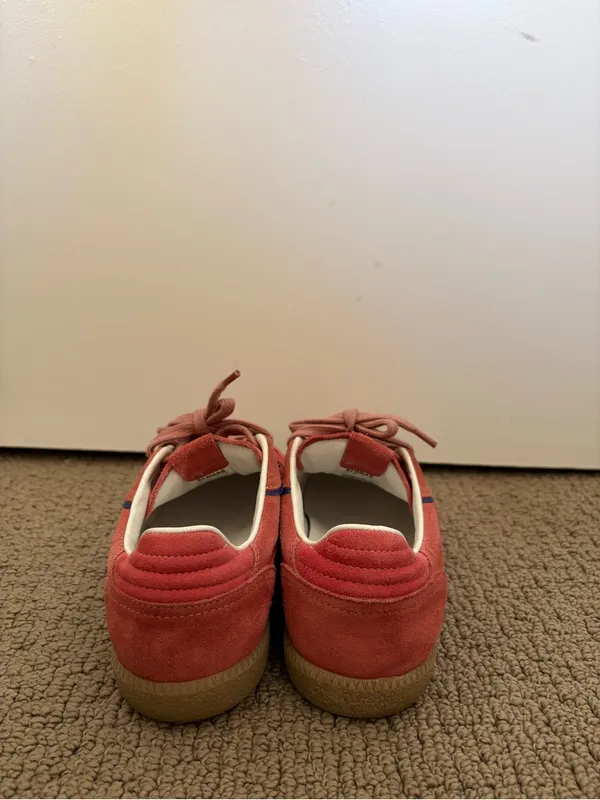 Alohas tb.490 Rife Sneakers in a coral pink suede colorway - Image 6