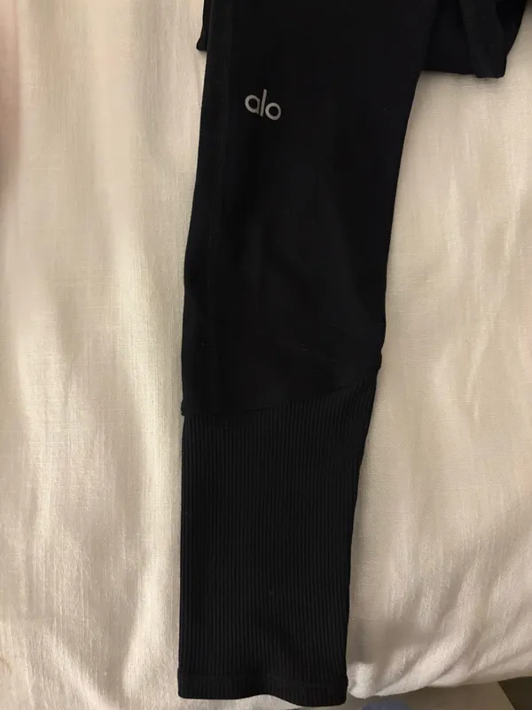 Alo Yoga Leggings - Image 5