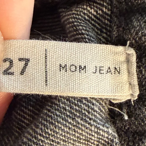 PacSun High Rise Black Mom Shorts • Raw Hem Acid Wash Denim - Size 27 - Image 5