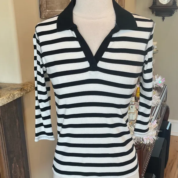 Tommy Hilfiger Black and White Striped Cotton Knit V Neck Collared 3/4 Sleeve - Image 2