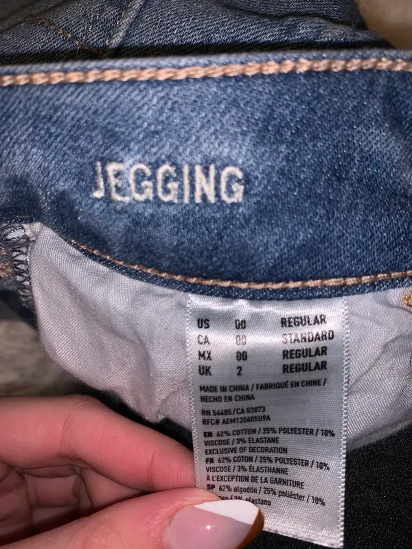 American Eagle Jeans - Image 5