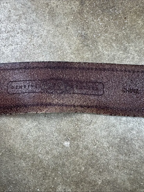 Classic Brown Leather Belt with Large Loop Buckles
Size: Medium - Image 9