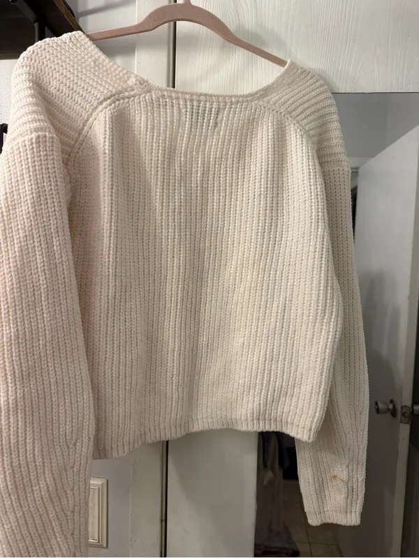 Urban Outfitters Ivory V-Neck Ribbed Pullover Sweater - Image 3