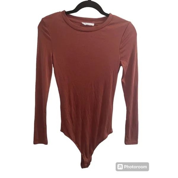 ✨ELODIE Women's Long Sleeve Sz Medium Mauve Bodysuit Ribbed T Shirts Jumpsuit✨ - Image 4