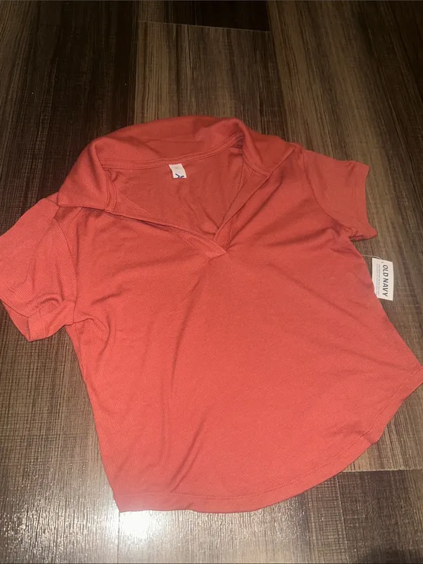 Old Navy Short-Sleeve Collared Polo V-Neck Crop Top - Image 2