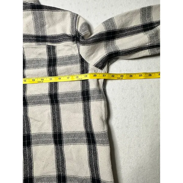 Carhartt Women’s Loose Fit Plaid Flannel Shacket Cream Black Small | Heavyweight - Image 6