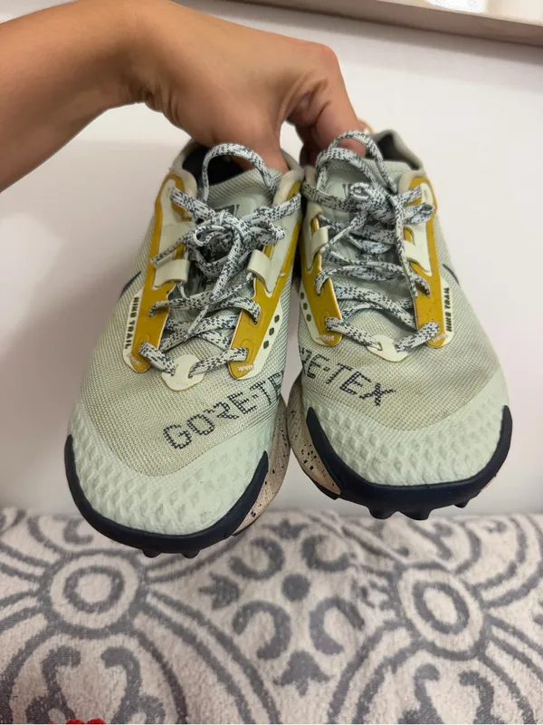 Nike Women’s 7.5 Pegasus Trail 4 GORE-TEX Green/Gold Waterproof Trail Shoes - Image 8