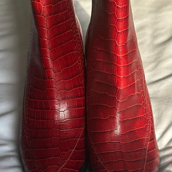 Right Bank Shoes.Red Croc - Image 10