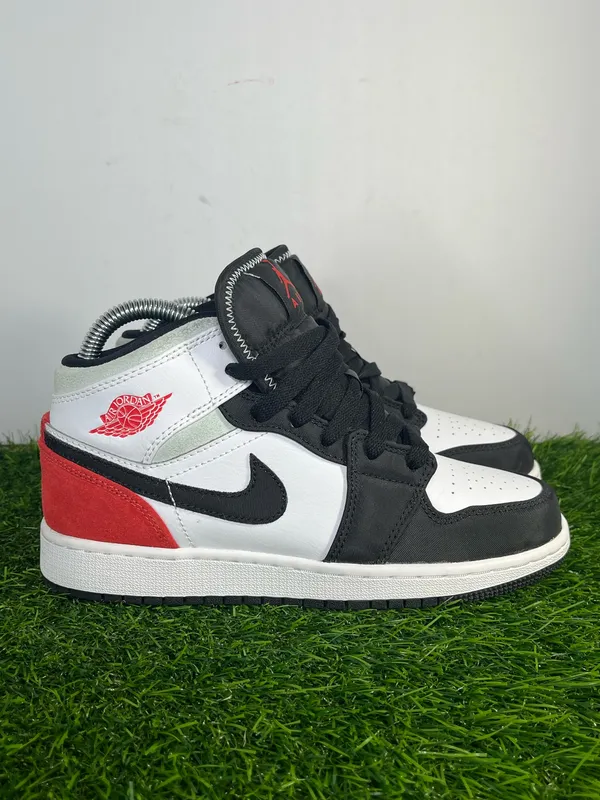 Nike Jordan Air Jordan 1 Mid Chile Red White Black GS Youth Size 4.5Y /Women size 6 BQ6931-100 - Image 4