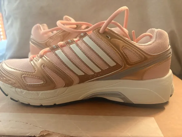 Adidas Adistar Controls Blush Pink and Gold - Size 7.5 - Image 5
