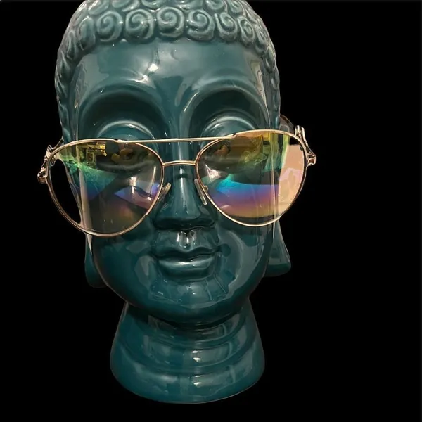 NWOT LOVE aviator sunnies so cute and stylish they add flare to any outfit - Image 2