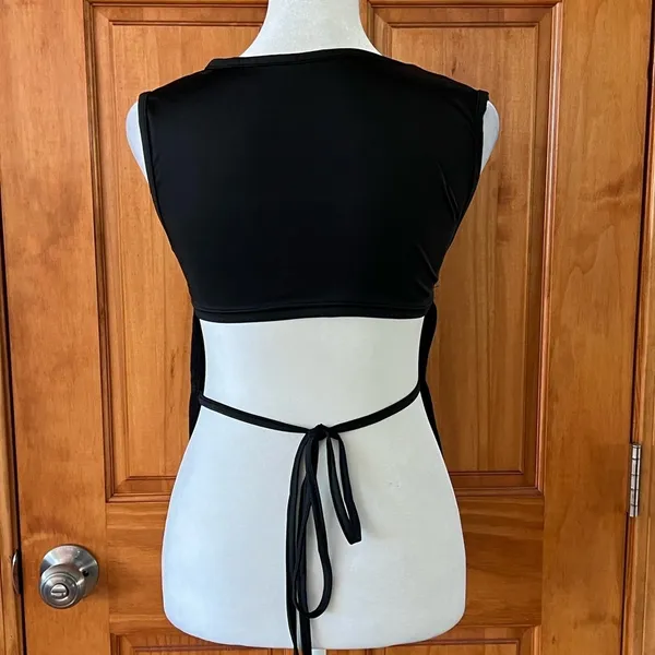 Black Sleeveless Tie Back Crop Top Size M - Image 4