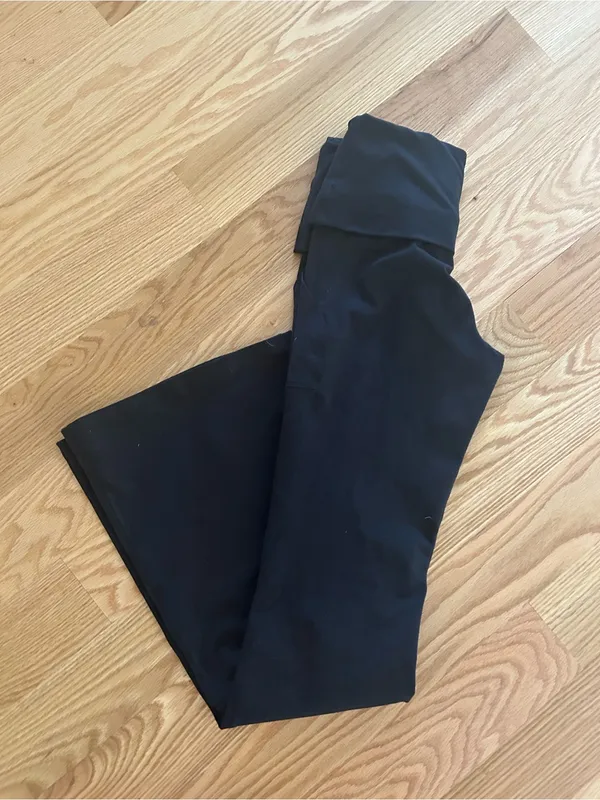 Aerie flared yoga pants - Image 4