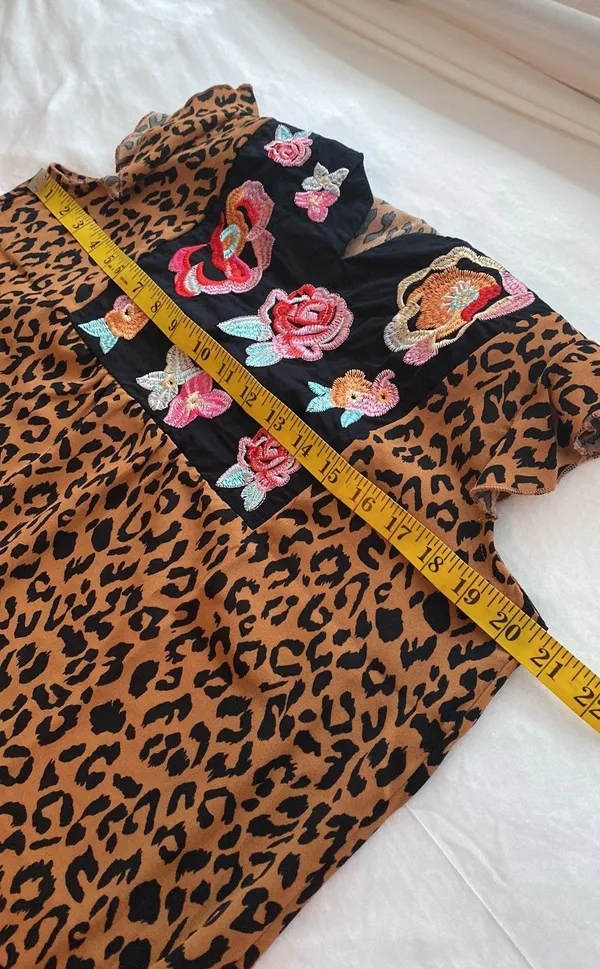 Embroidered and animal print blouse flutter sleeves short V-neckline size large - Image 5