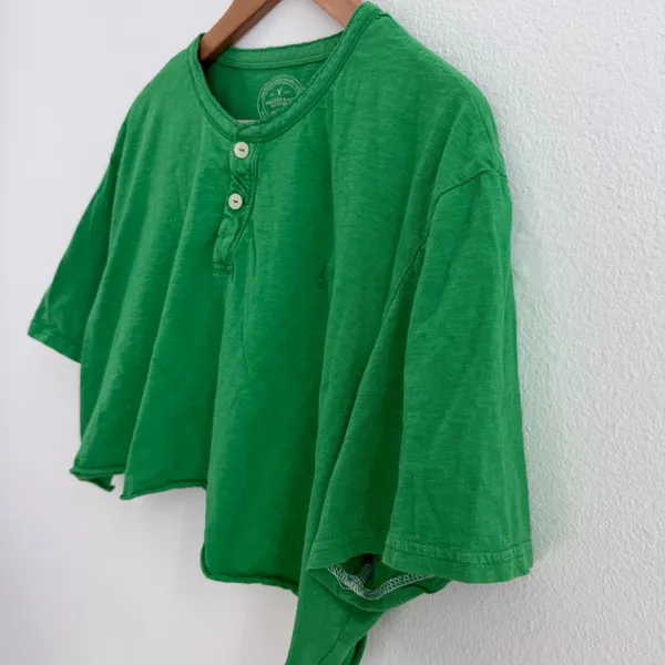 American Eagle Cropped Henley Tee - Image 4