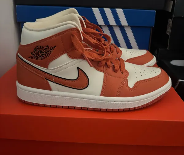 Nike Air Jordan 1 - Image 3
