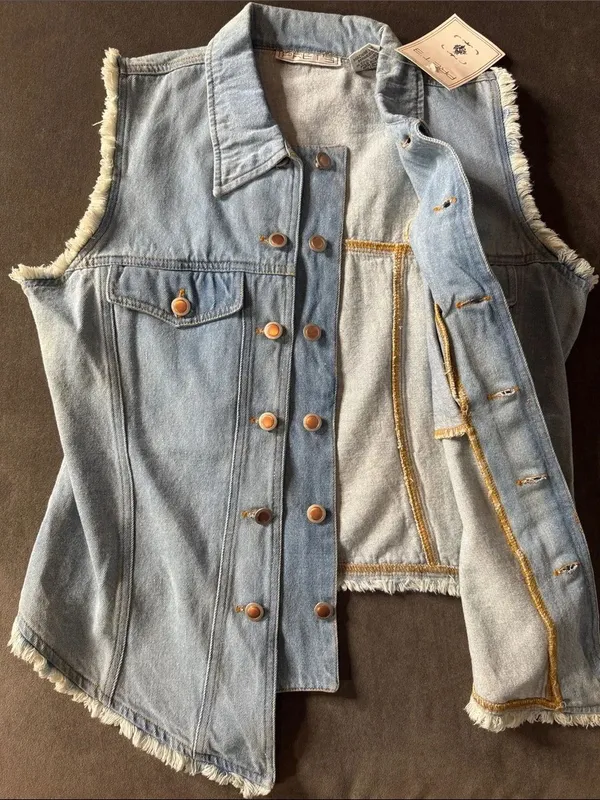 Women’s Vintage Sleeveless Light Wash Denim Vest with Frayed Edges Size M NOS - Image 10