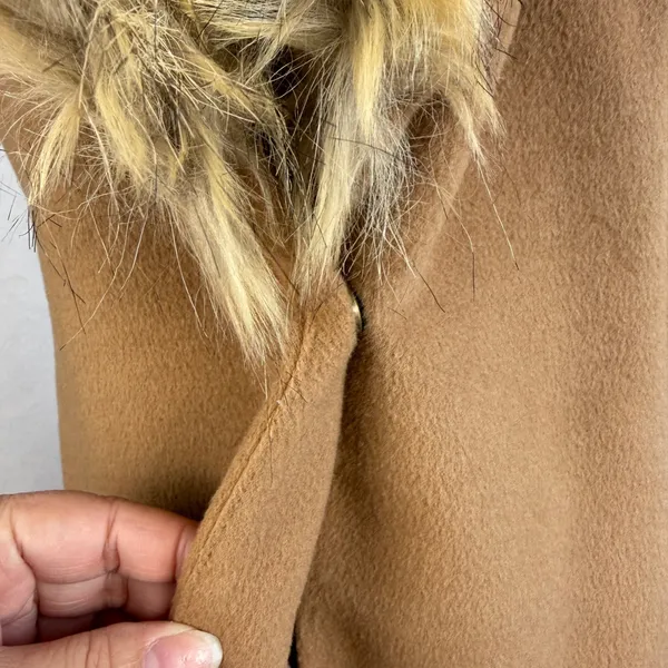 GUESS Los Angeles Womens Medium Camel Tan‎ Faux Fur Collar Longline Vest Chic - Image 6