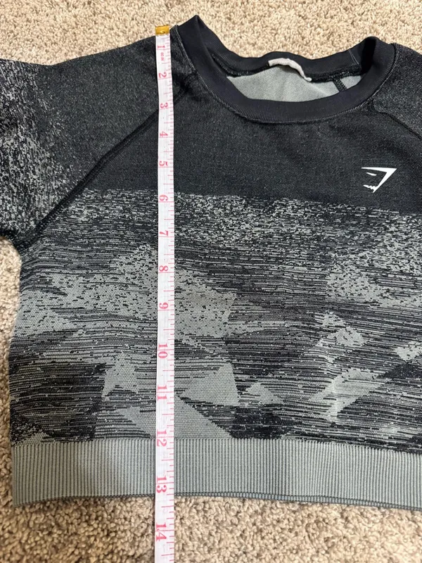 Gymshark Adapt Ombre Seamless Long Sleeve Crop Top size XS - Image 3