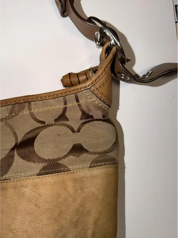Coach Canvas Leather Tan Signature Shoulder Bag Handbag Purse medium - Image 4