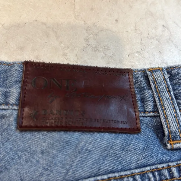• One Teaspoon • Women’s WORN OUT daisy duke cut denim distressed shorts. - Image 6
