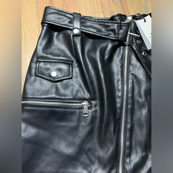 NWT 7 for all mankind leather skirt large - Image 2