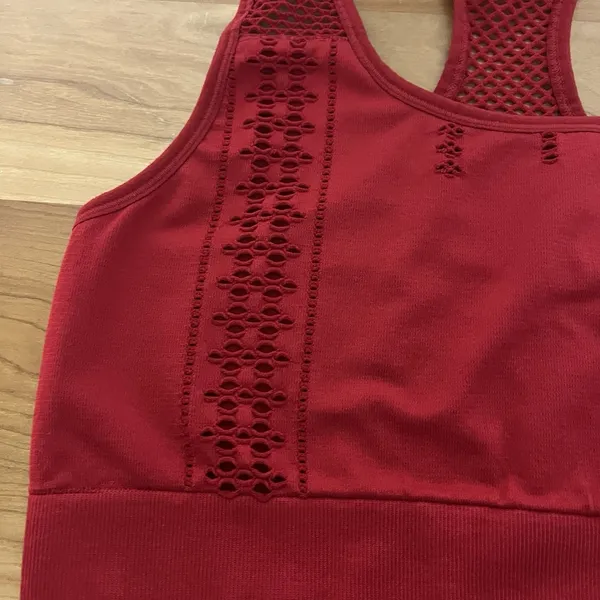 Beach Body Women's Red Racerback Sports Bra‎ With Cut Out Details Size Medium - Image 2