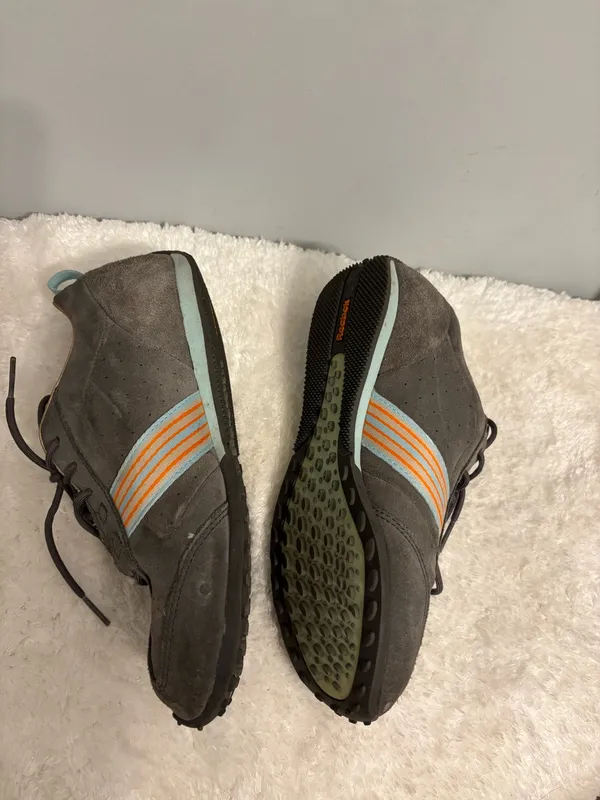 Unisex Reeboks casual or work boots Sz6.5 - Image 3